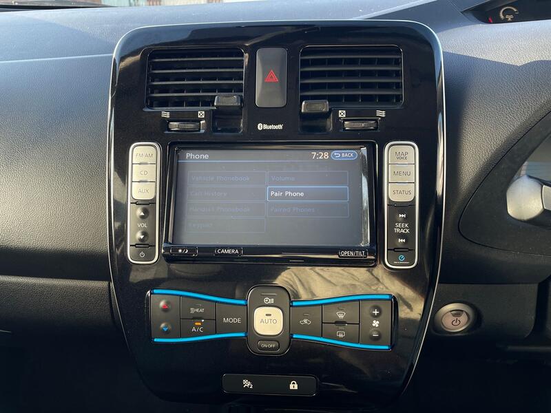 NISSAN LEAF