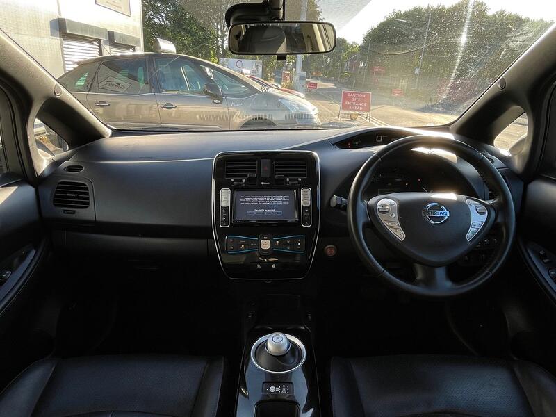 NISSAN LEAF